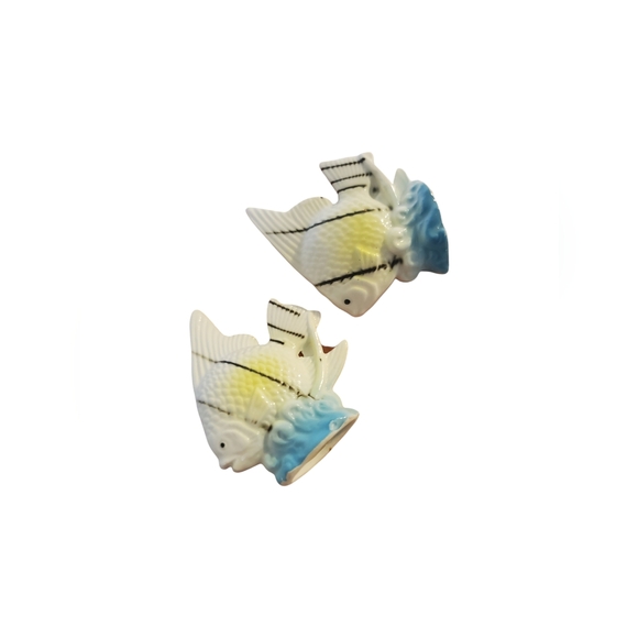 Vintage Angel fish salt and pepper shakers - Picture 2 of 3